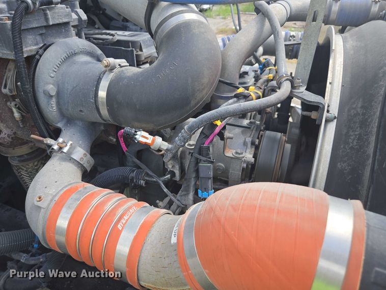 image for item YA0689 2020 Peterbilt 348  dump truck