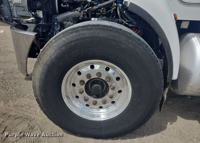 image for item YA0689 2020 Peterbilt 348  dump truck