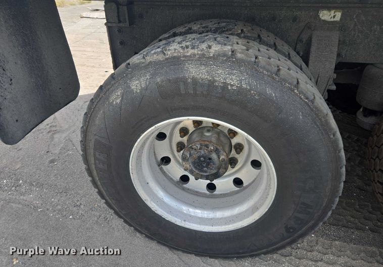 image for item YA0689 2020 Peterbilt 348  dump truck