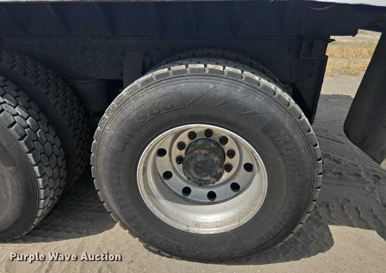 image for item YA0689 2020 Peterbilt 348  dump truck