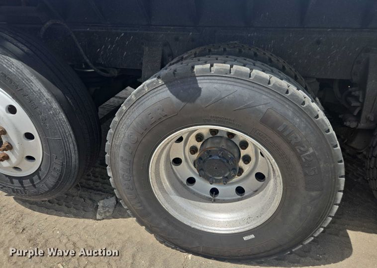 image for item YA0689 2020 Peterbilt 348  dump truck