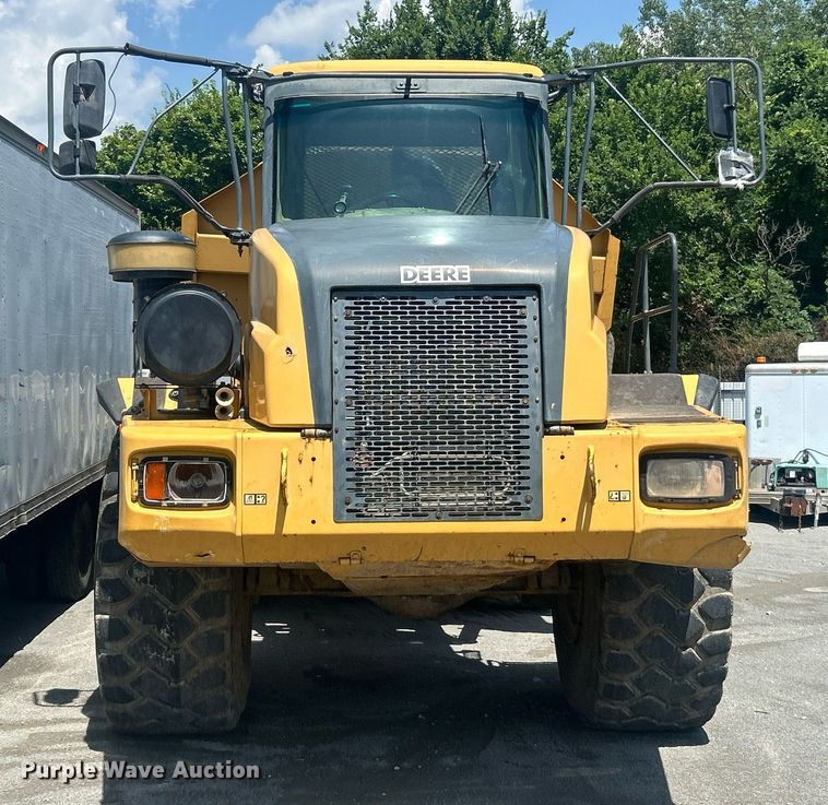 image for item YA0754 2005 John Deere 400D articulated haul truck