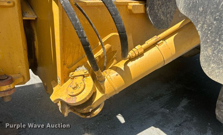 image for item YA0754 2005 John Deere 400D articulated haul truck