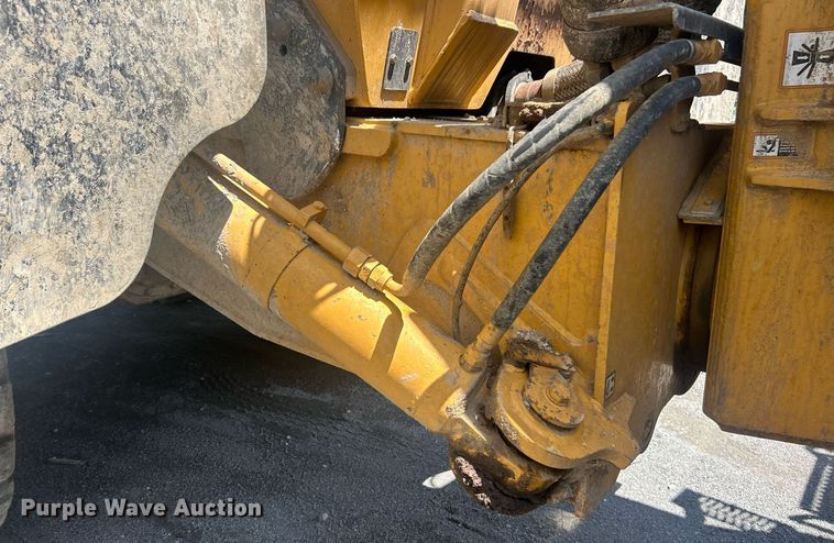 image for item YA0754 2005 John Deere 400D articulated haul truck