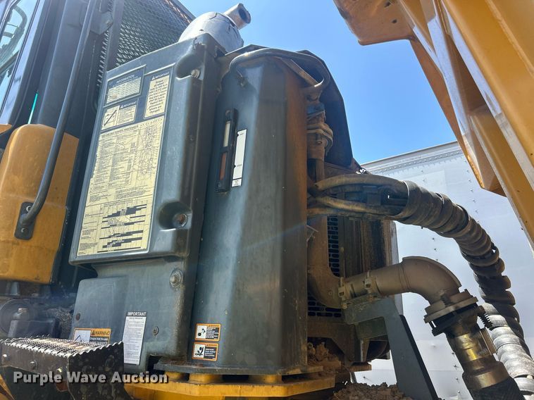 image for item YA0754 2005 John Deere 400D articulated haul truck