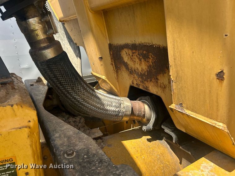 image for item YA0754 2005 John Deere 400D articulated haul truck