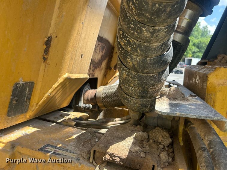 image for item YA0754 2005 John Deere 400D articulated haul truck