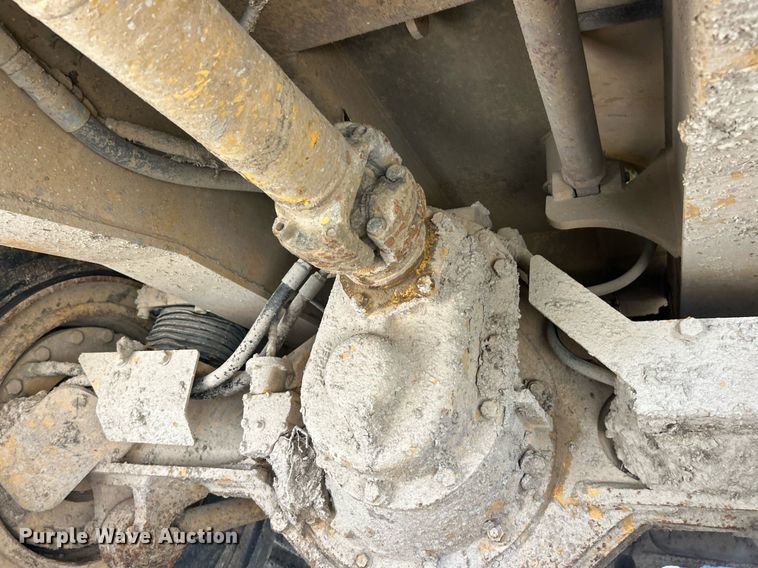 image for item YA0754 2005 John Deere 400D articulated haul truck