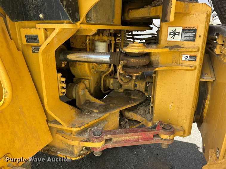 image for item YA0754 2005 John Deere 400D articulated haul truck