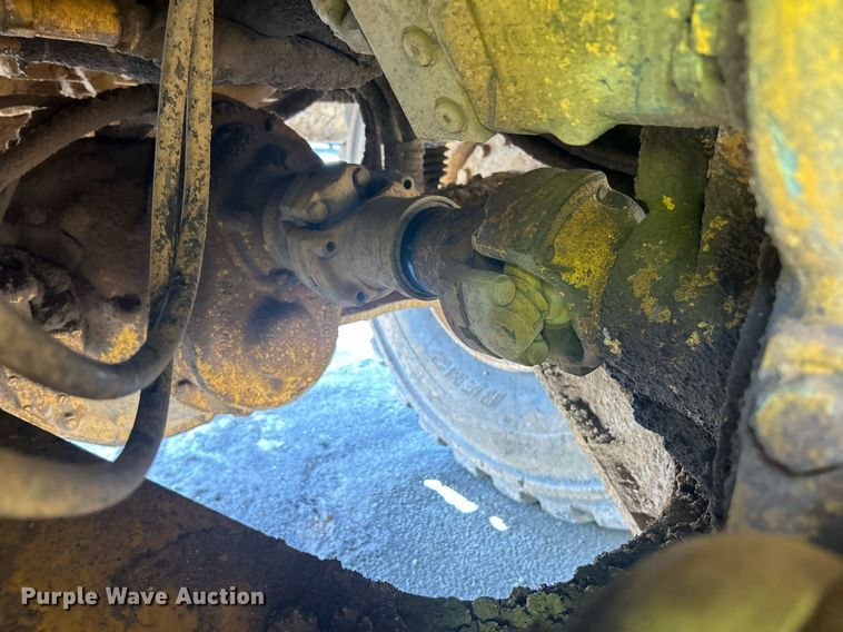 image for item YA0754 2005 John Deere 400D articulated haul truck