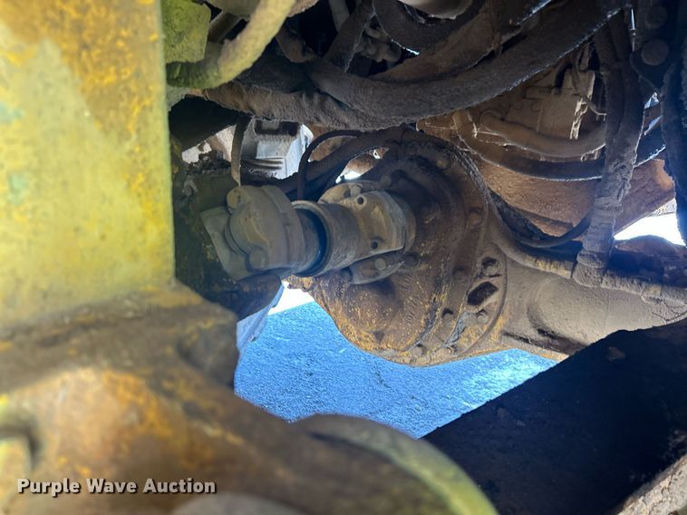 image for item YA0754 2005 John Deere 400D articulated haul truck