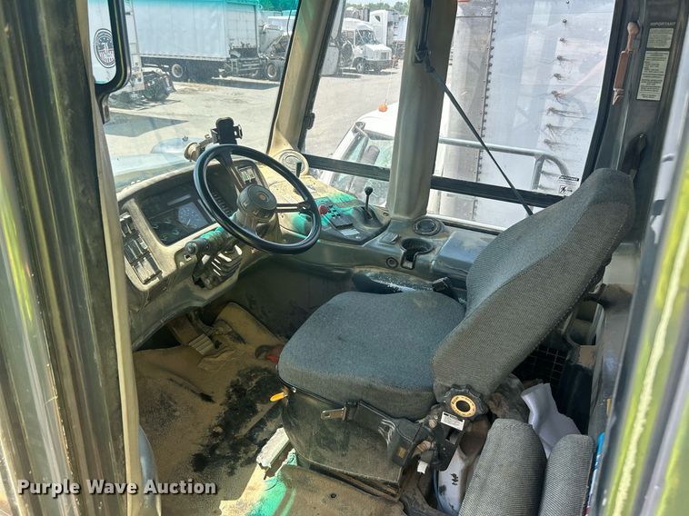 image for item YA0754 2005 John Deere 400D articulated haul truck