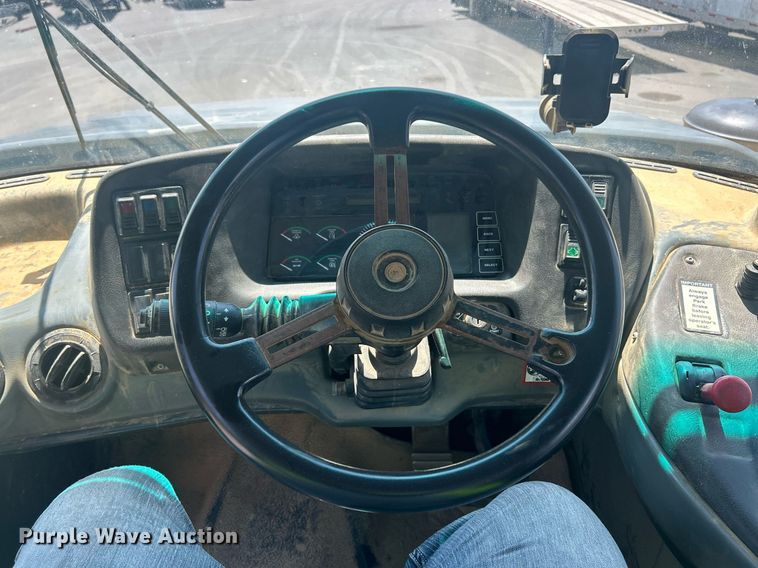 image for item YA0754 2005 John Deere 400D articulated haul truck