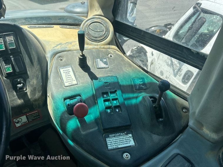 image for item YA0754 2005 John Deere 400D articulated haul truck