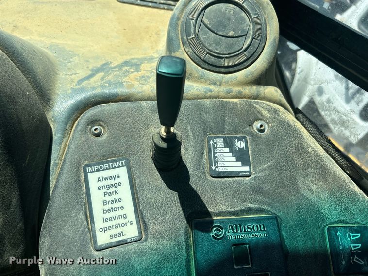 image for item YA0754 2005 John Deere 400D articulated haul truck