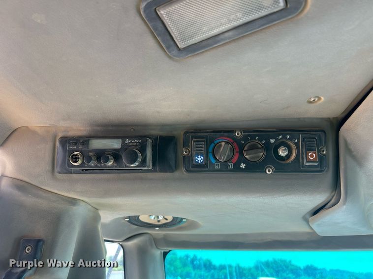 image for item YA0754 2005 John Deere 400D articulated haul truck