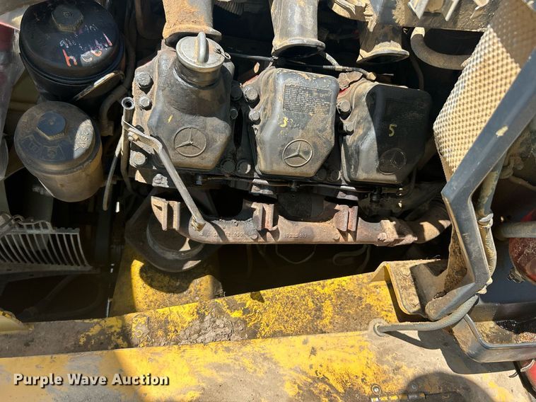 image for item YA0754 2005 John Deere 400D articulated haul truck