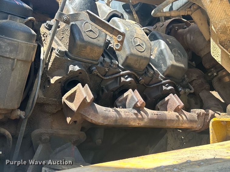 image for item YA0754 2005 John Deere 400D articulated haul truck