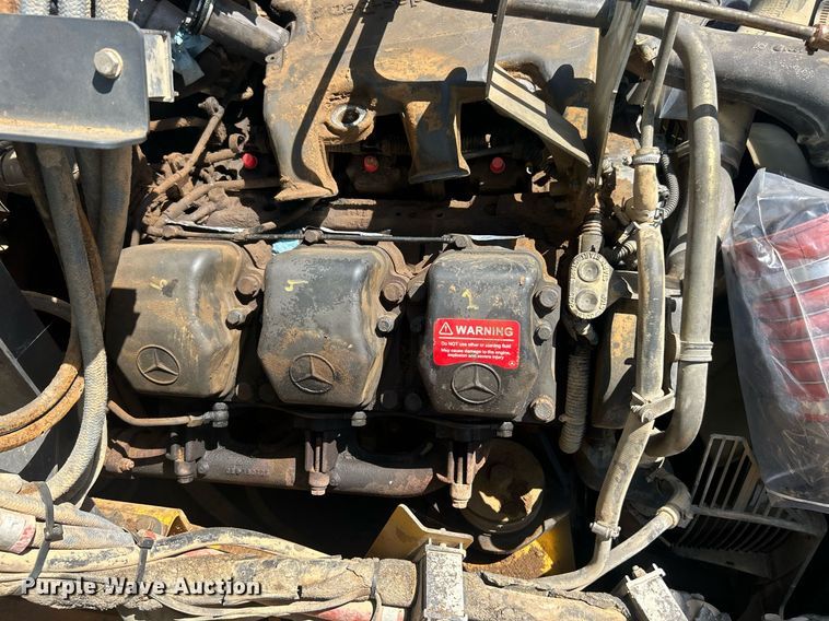 image for item YA0754 2005 John Deere 400D articulated haul truck