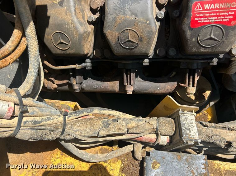 image for item YA0754 2005 John Deere 400D articulated haul truck