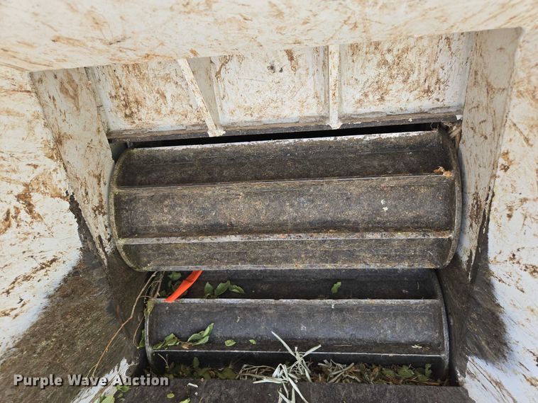 image for item YA0768 2015 Altec DC 1317 wood chipper