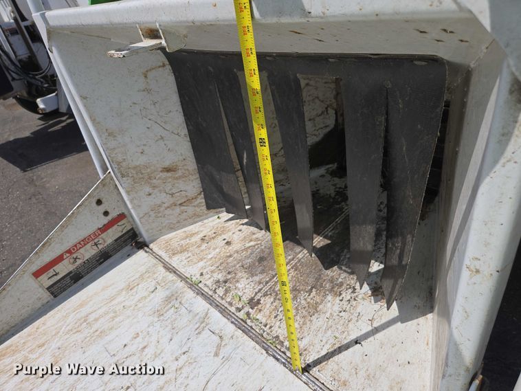 image for item YA0768 2015 Altec DC 1317 wood chipper