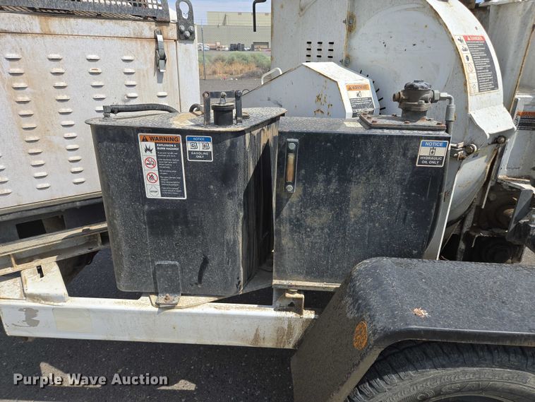 image for item YA0768 2015 Altec DC 1317 wood chipper