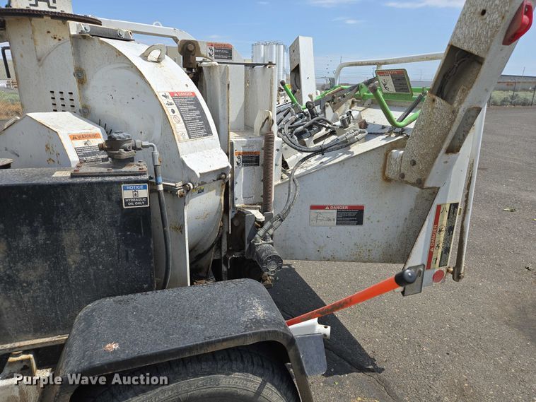 image for item YA0768 2015 Altec DC 1317 wood chipper