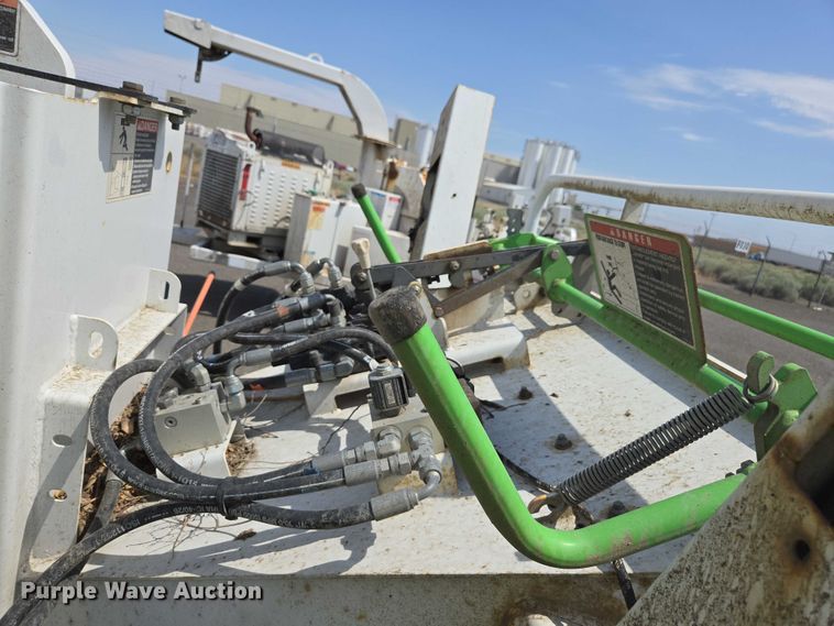 image for item YA0768 2015 Altec DC 1317 wood chipper