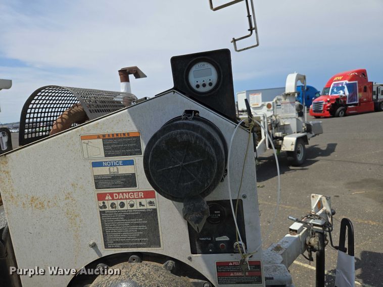 image for item YA0768 2015 Altec DC 1317 wood chipper