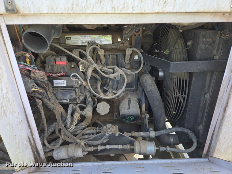 image for item YA0768 2015 Altec DC 1317 wood chipper