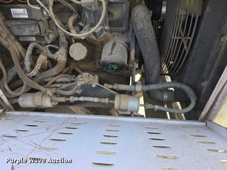 image for item YA0768 2015 Altec DC 1317 wood chipper