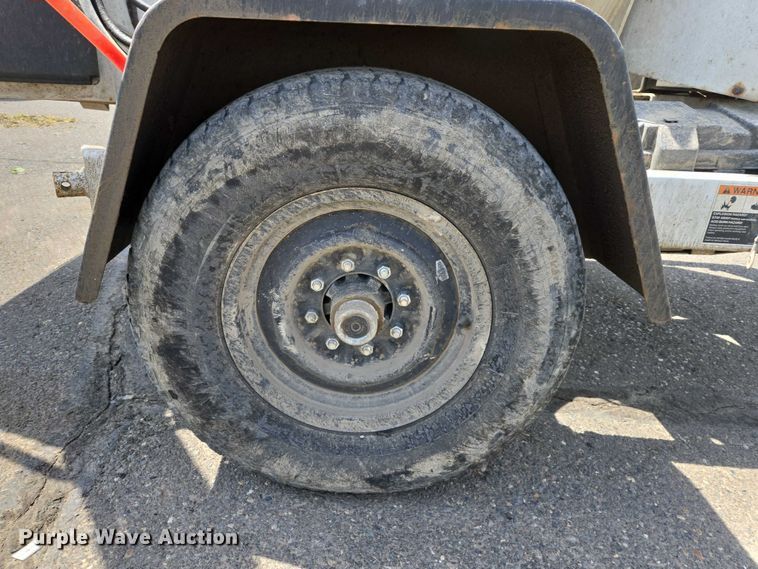 image for item YA0768 2015 Altec DC 1317 wood chipper