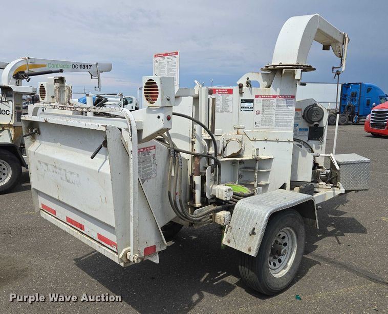 image for item YA0769 2014 Bandit 200 wood chipper