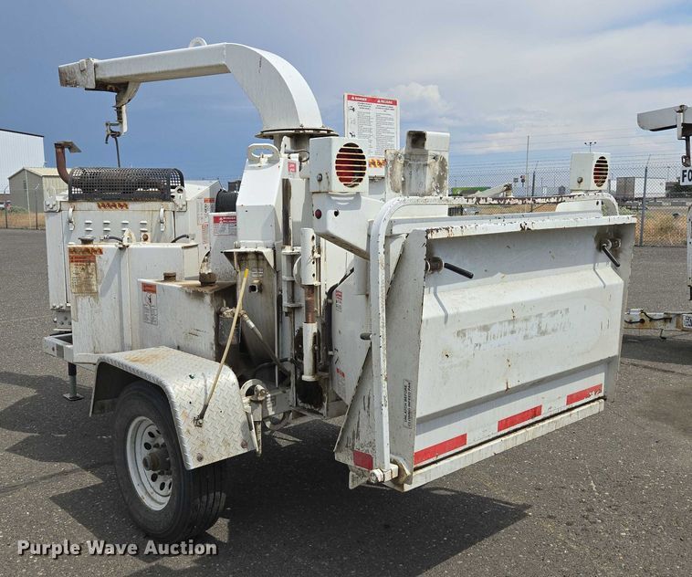 image for item YA0769 2014 Bandit 200 wood chipper