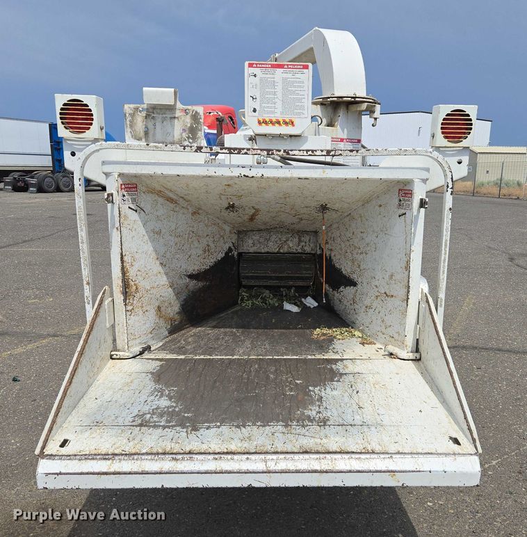 image for item YA0769 2014 Bandit 200 wood chipper