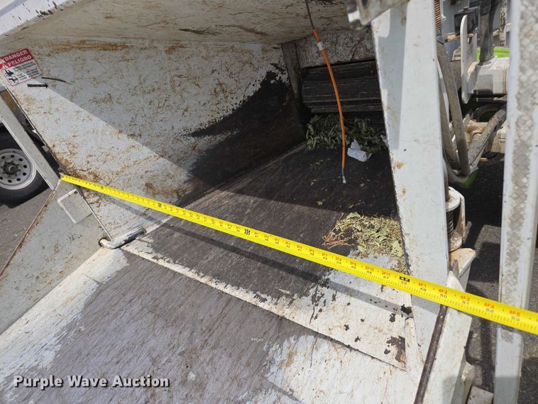 image for item YA0769 2014 Bandit 200 wood chipper