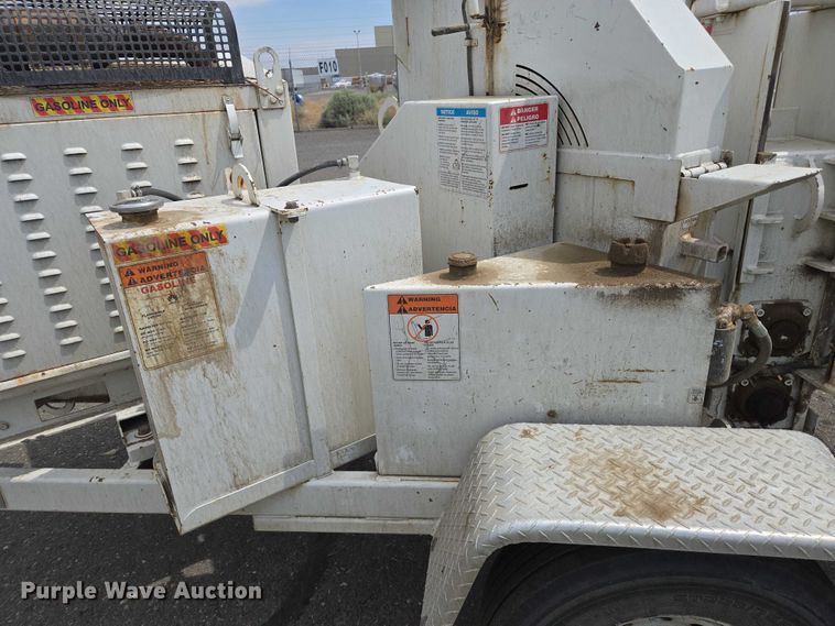 image for item YA0769 2014 Bandit 200 wood chipper