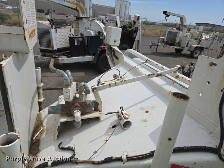 image for item YA0769 2014 Bandit 200 wood chipper