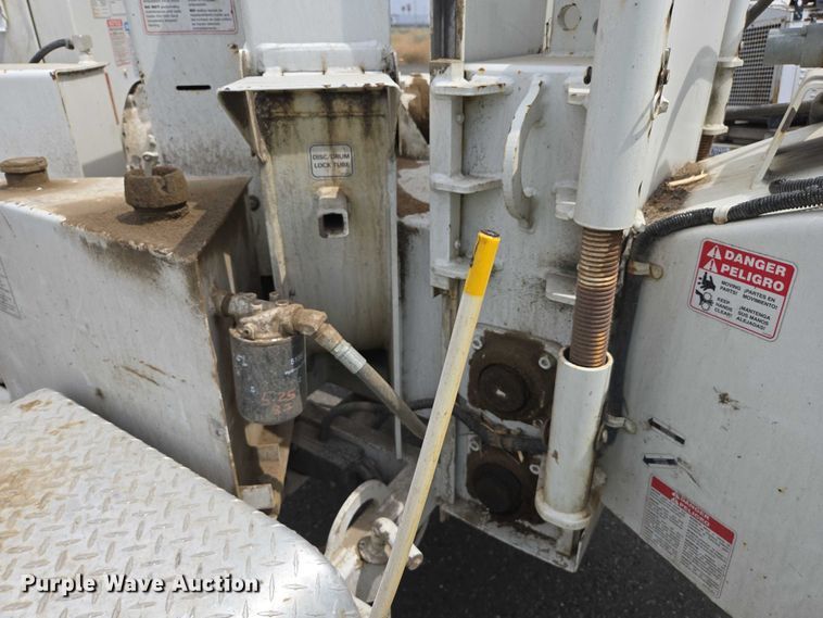 image for item YA0769 2014 Bandit 200 wood chipper