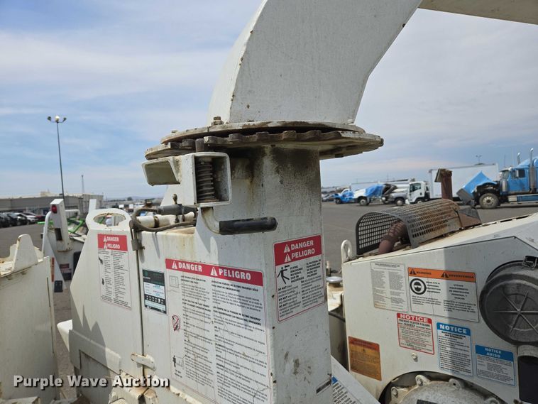 image for item YA0769 2014 Bandit 200 wood chipper