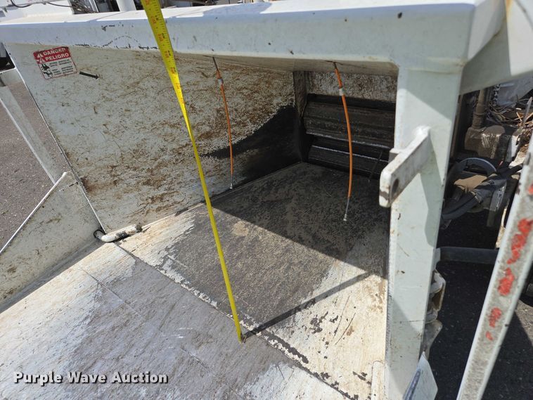 image for item YA0770 2014 Bandit 200 wood chipper