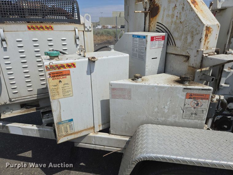 image for item YA0770 2014 Bandit 200 wood chipper