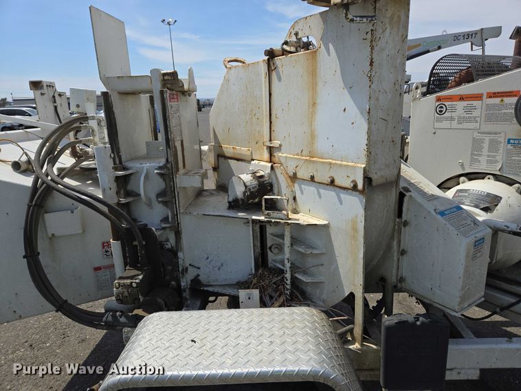 image for item YA0770 2014 Bandit 200 wood chipper