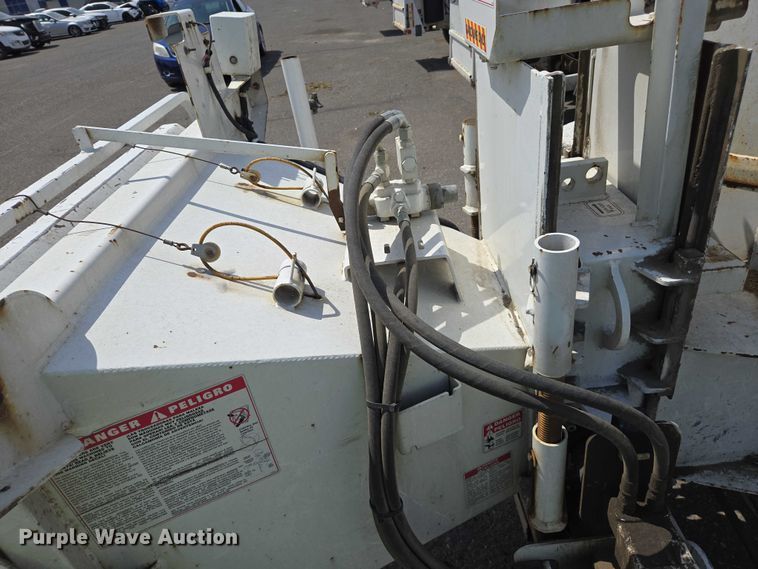 image for item YA0770 2014 Bandit 200 wood chipper