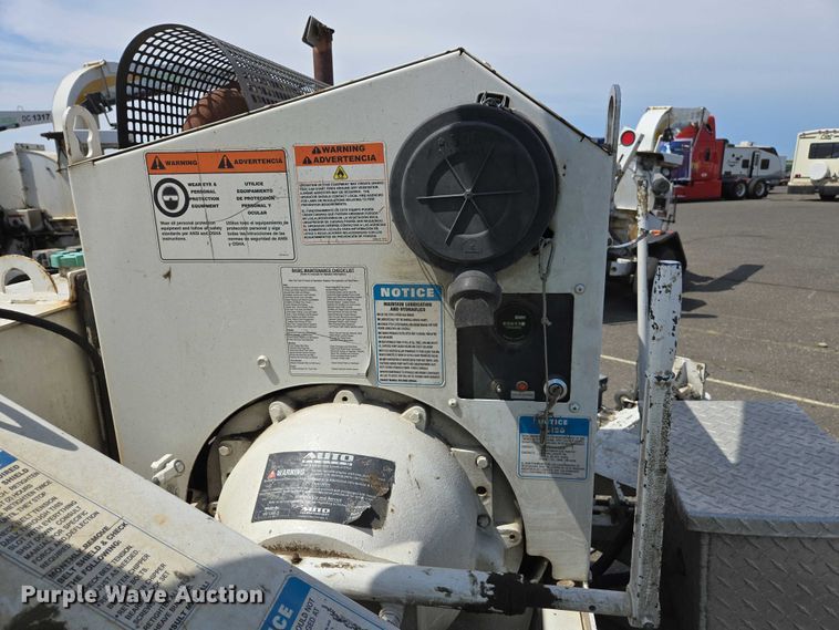 image for item YA0770 2014 Bandit 200 wood chipper