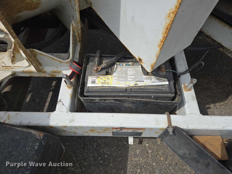 image for item YA0771 2015 Altec DC 1317 wood chipper