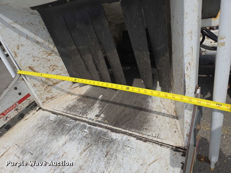 image for item YA0771 2015 Altec DC 1317 wood chipper