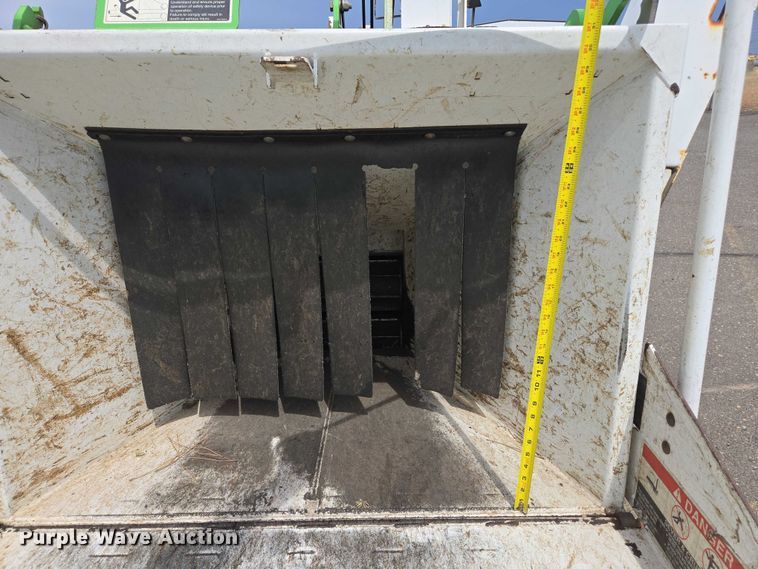 image for item YA0771 2015 Altec DC 1317 wood chipper