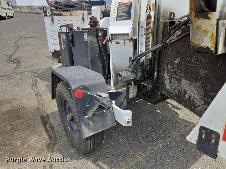 image for item YA0771 2015 Altec DC 1317 wood chipper